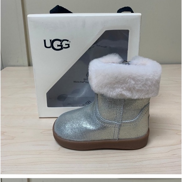 UGGS Jorie metallic boots - Picture 10 of 10